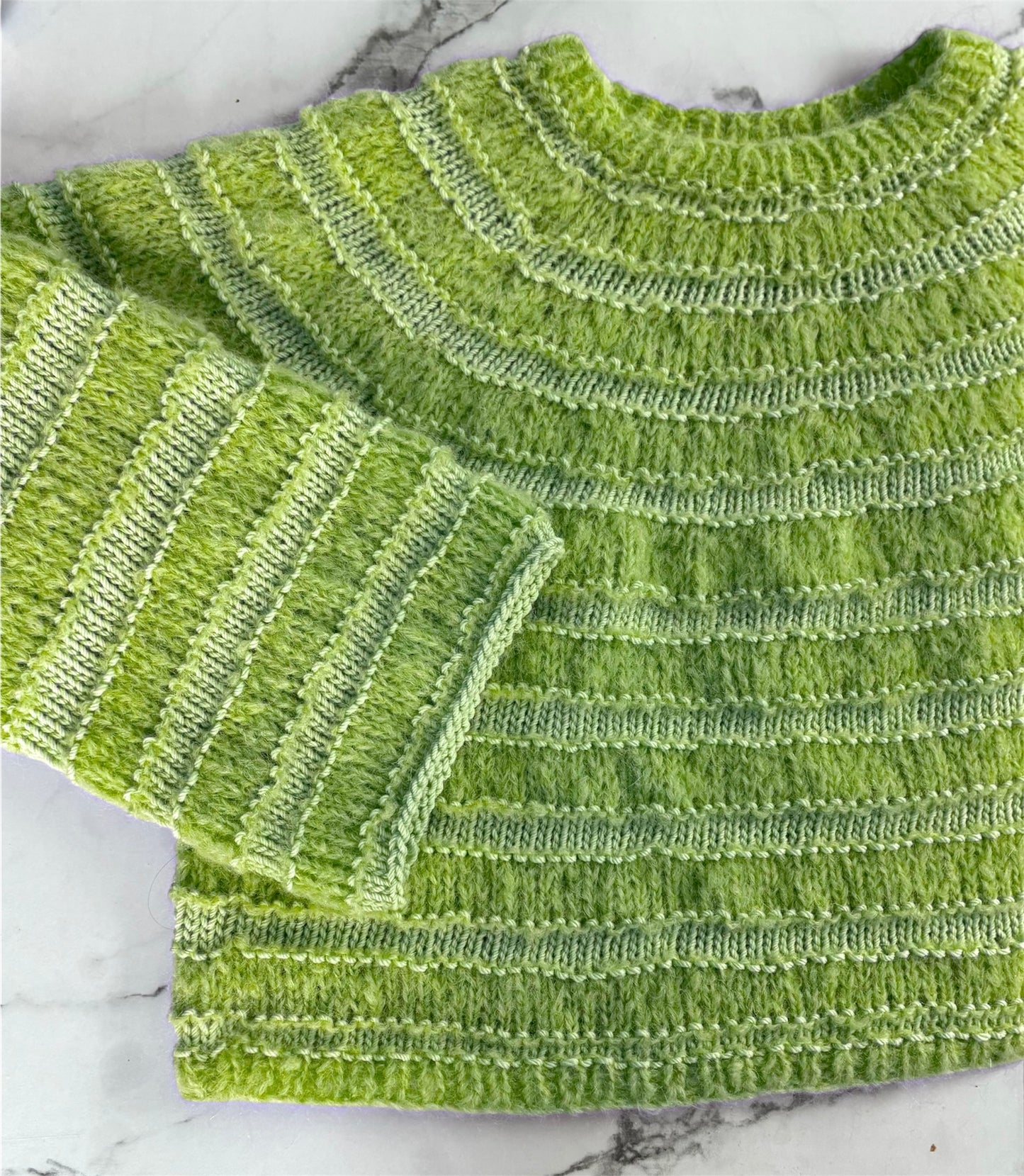 Lavendel sweater junior strikkekit med gratis opskrift
