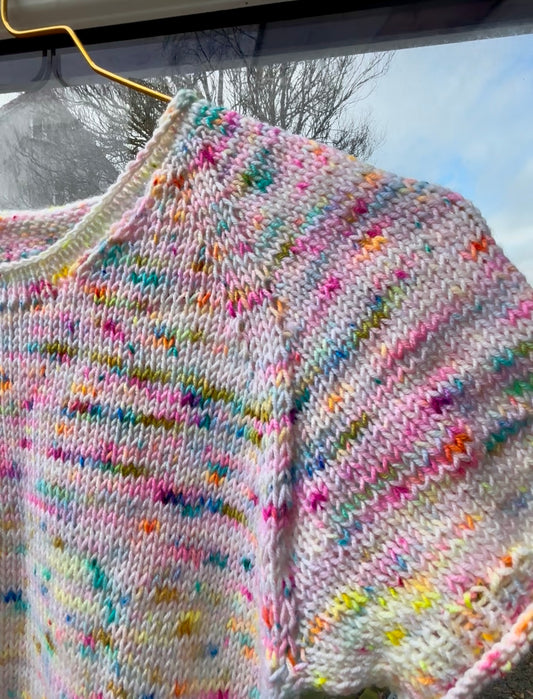 Amélie tee barn af Petite knit, Garnkit